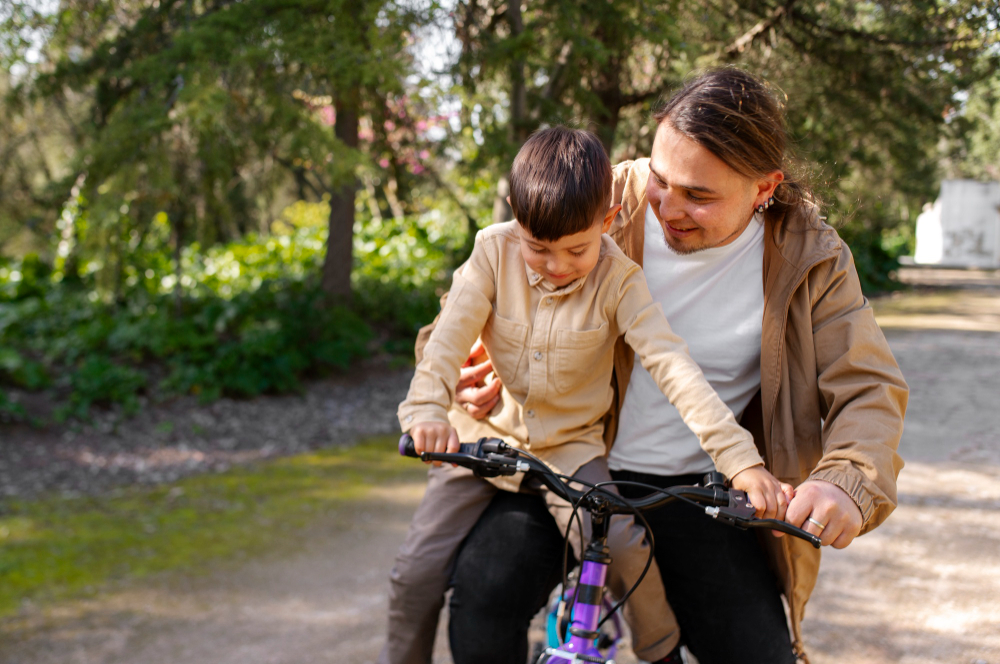 ¿Cómo enseñar a pedalear a un niño?